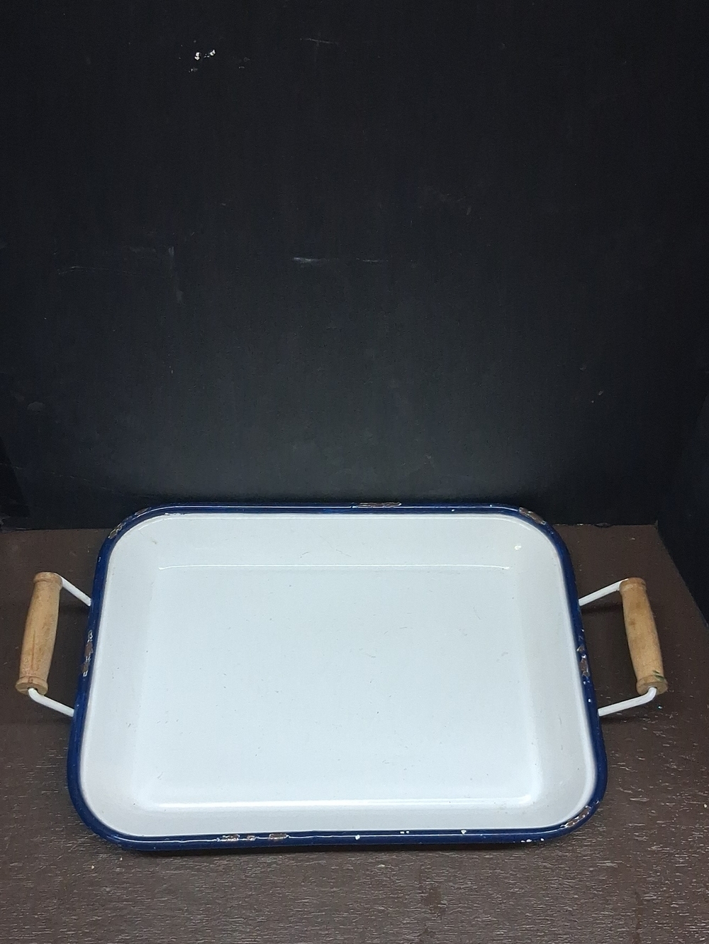 white enamel tray with distressed blue trim, wood handles - NEW - Picture 2 of 5
